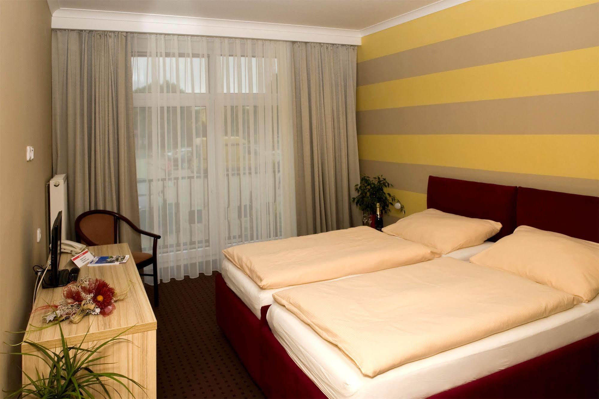 Отель Mini Akord 3*